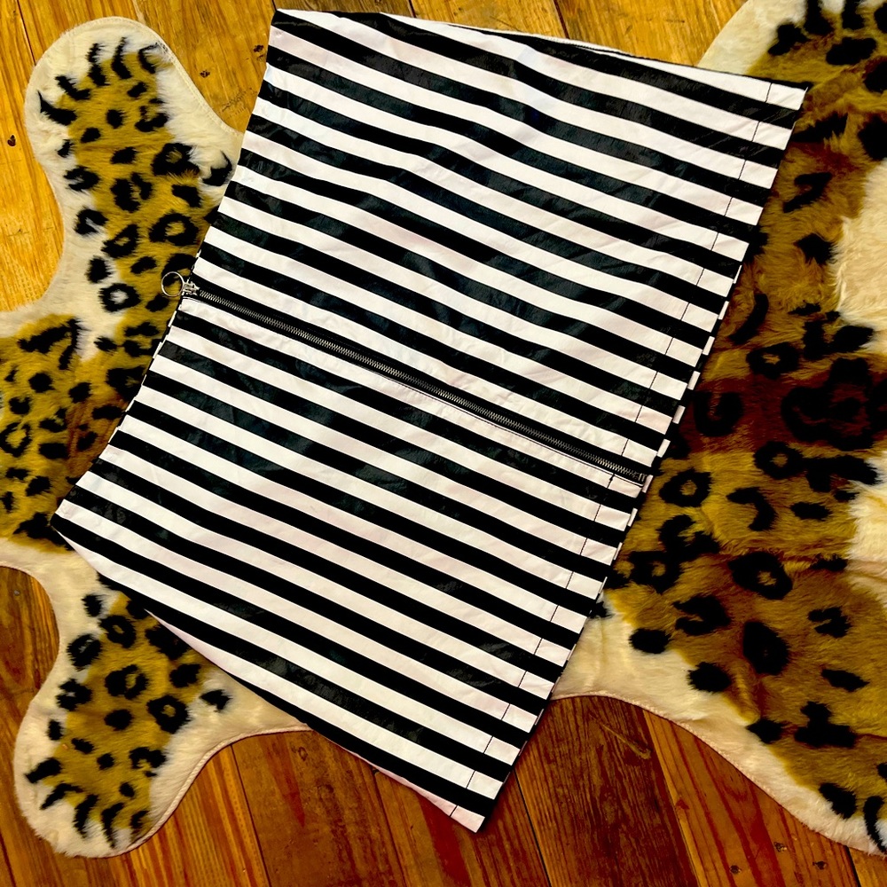 3x faux leather black and white skirt